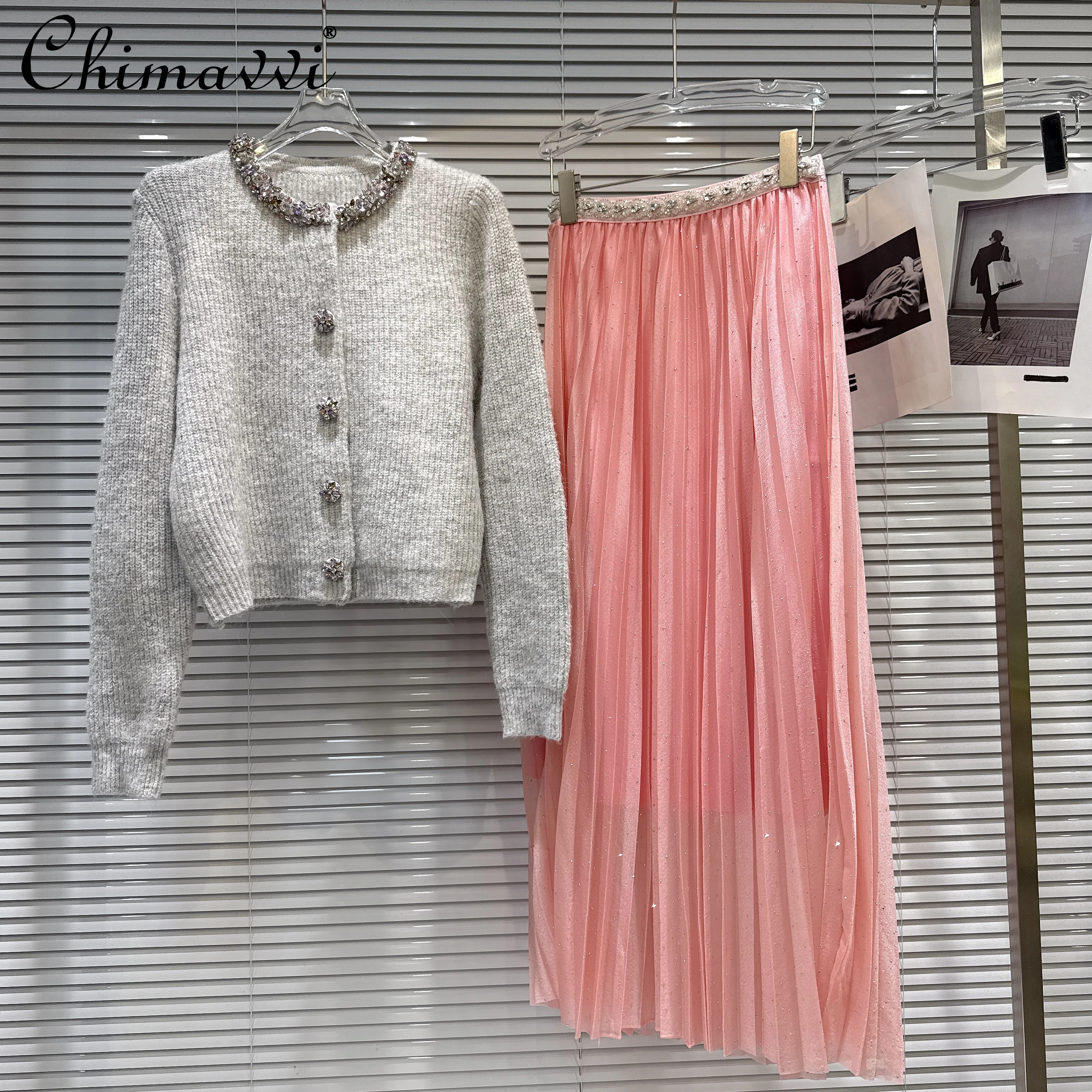 French Fashion Elegant Heavy Industry Diamond Round Neck Long Sleeve Single-Breasted Knitted Sweater Short Cardigan Women Autumn