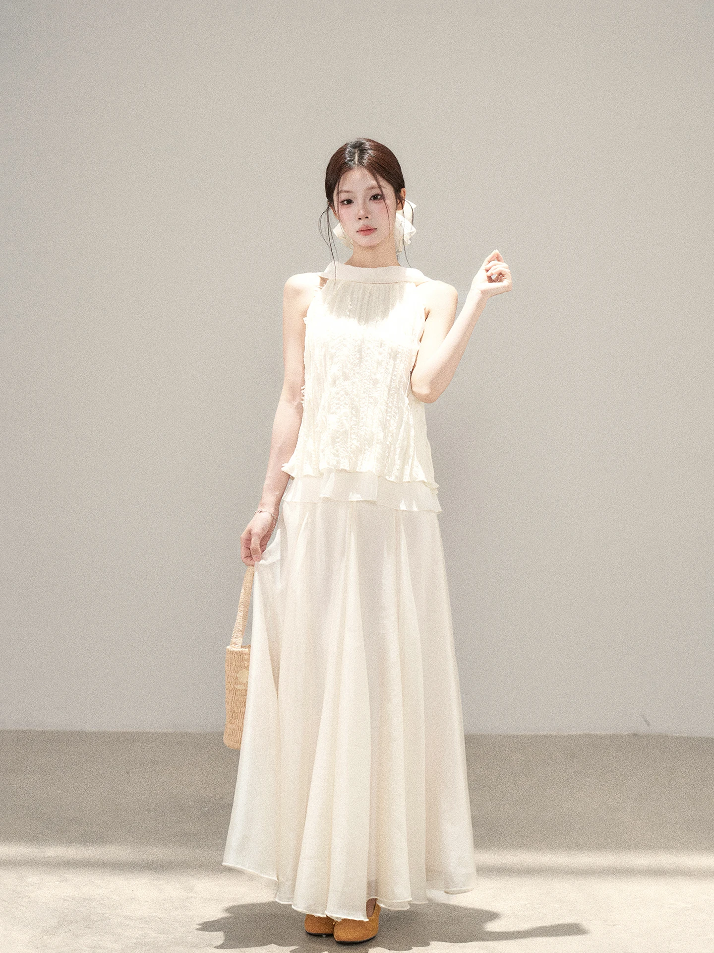 

Женская летняя блузка без рукавов в французском стиле, приталенная, новая коллекция, нежная, омолаживающая, качественная, приятная к телу, дышащая