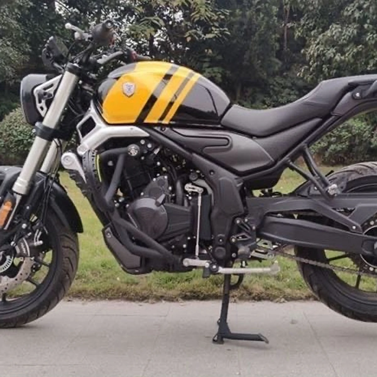 motorcycle parking rack large support frame large tripod main station frame foot supportSuitable for VOGE 500AC/525R/5252AC