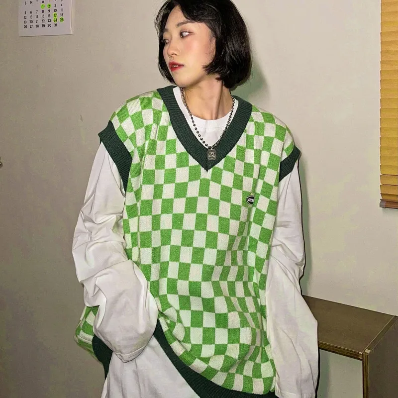 Checkerboard Knitted Vest Women 2024 Autumn Retro College Hong Kong Style Sleeveless Green Plaid Mid-length Sweater Top Urban