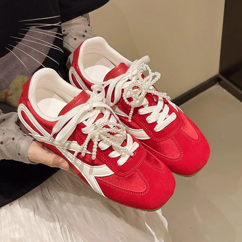

Новинка 2024, женская повседневная обувь, туфли на шнуровке с жемчужным бантом, кружевные туфли с круглым носком, женская милая дышащая спортивная обувь, Zapatillas De Mujer