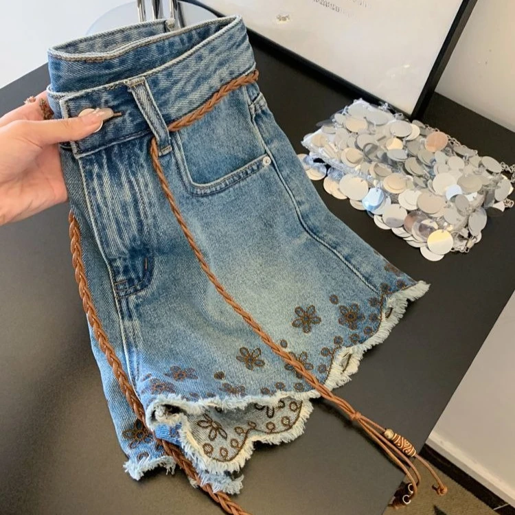 Pantaloncini a gamba larga con nappa strappata ricamata a vita alta da donna vintage estiva, nuovi pantaloncini casual 2025 per donna