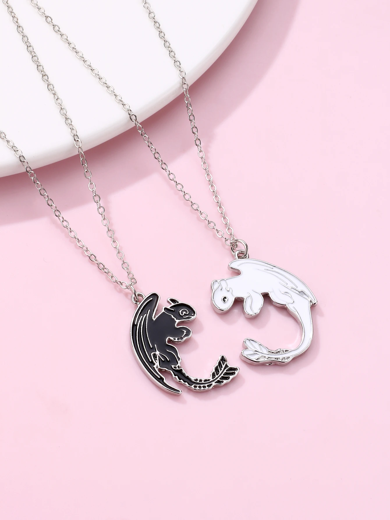 Small flying Dragon Necklace Zinc alloy black and white dripping oil pendant necklace set suitable for daily wear gifts