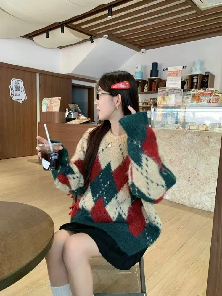 Autumn Winter Crew Neck Pullover Outside Knitted Sweater Top Women's Lazy Wind High-end Christmas Diamond Pattern Sweater New