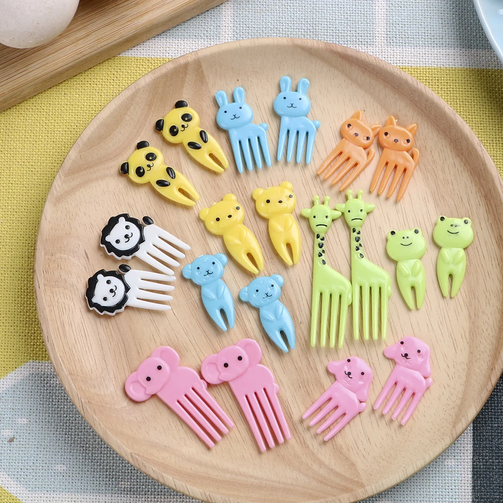 

HILIFE for Children 10pcs/pack Animal Farm Fruit Fork Snack Cake Dessert Food Fork Mini Cartoon Bento Lunches Toothpick