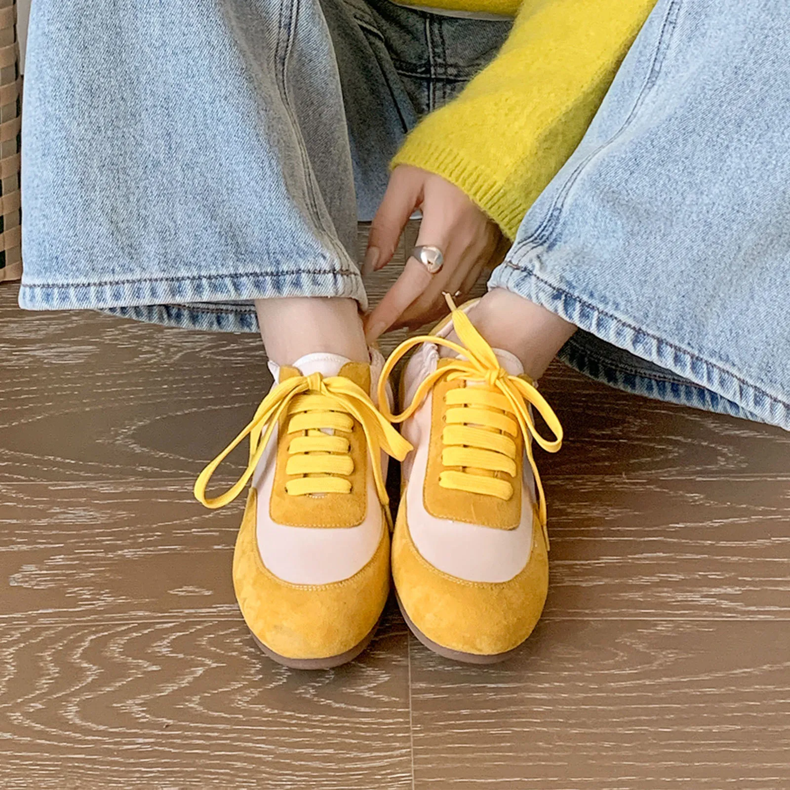 

2025 Spring Sheep suede Casual Gym shoes round toe Lace up Mixed Colors Flats German Army Trainer Large size