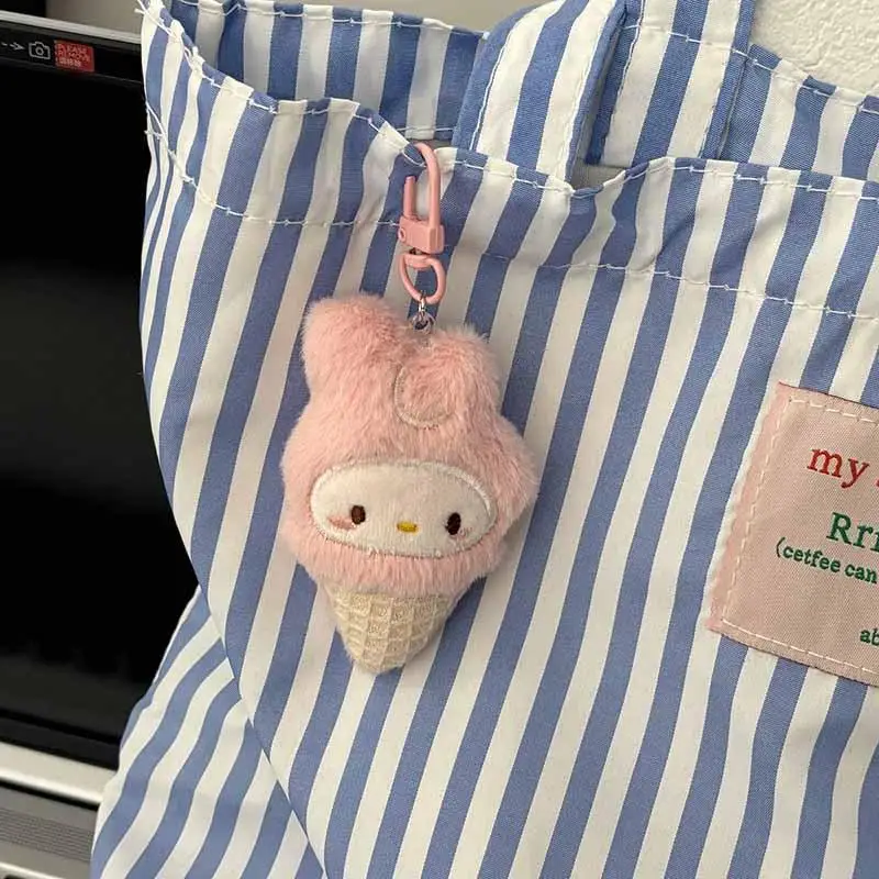 トレンディでクリエイティブなサンリオアイスクリームコーン型の吊り下げ飾り、漫画風ペンダント、バックパック飾り、キーホルダー、ぬいぐるみ