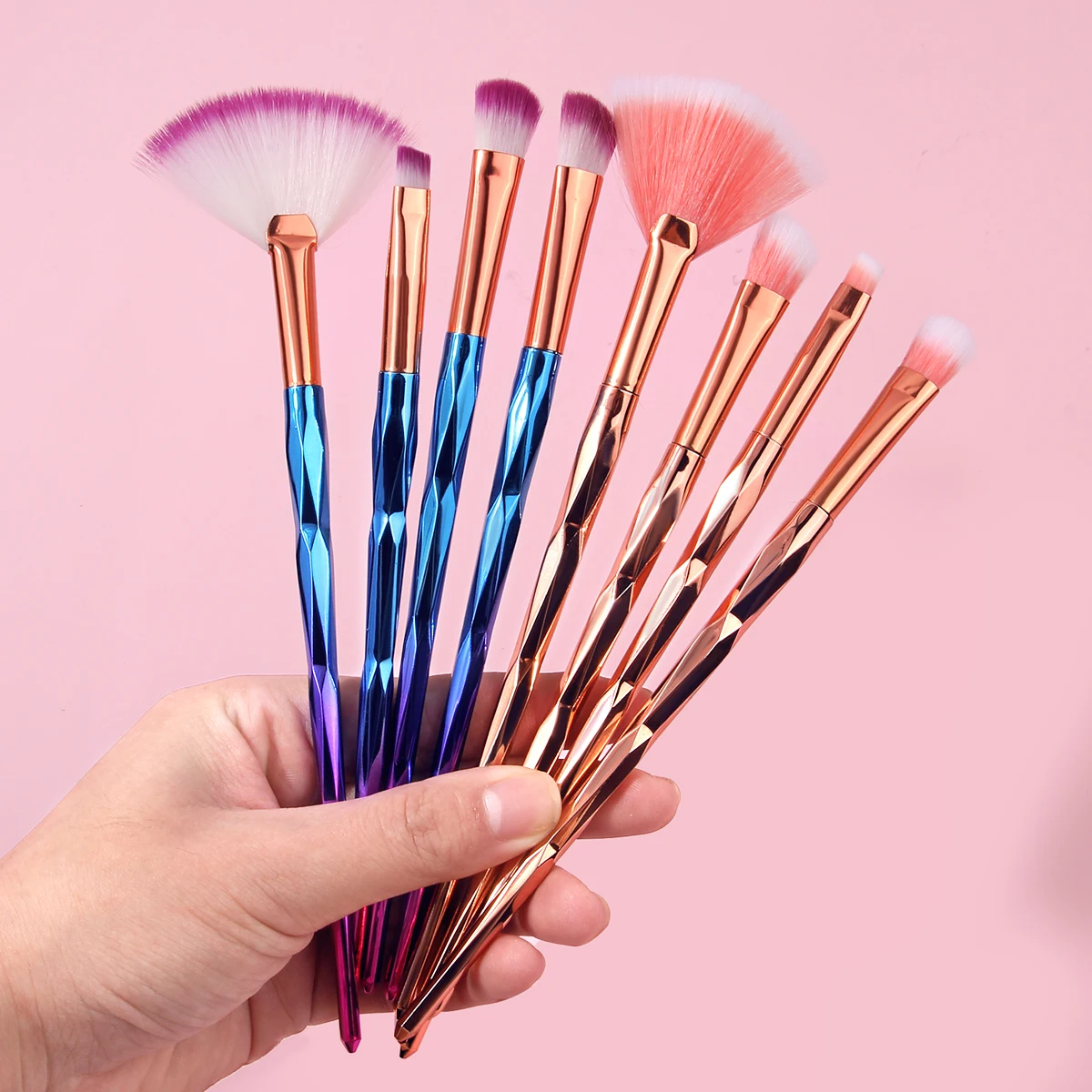 8 pezzi Pennello a forma di ventaglio con manico colorato, pennello per fard, pennello per contorno, pennello per ombretto, set di pennelli per trucco viso multifunzionale