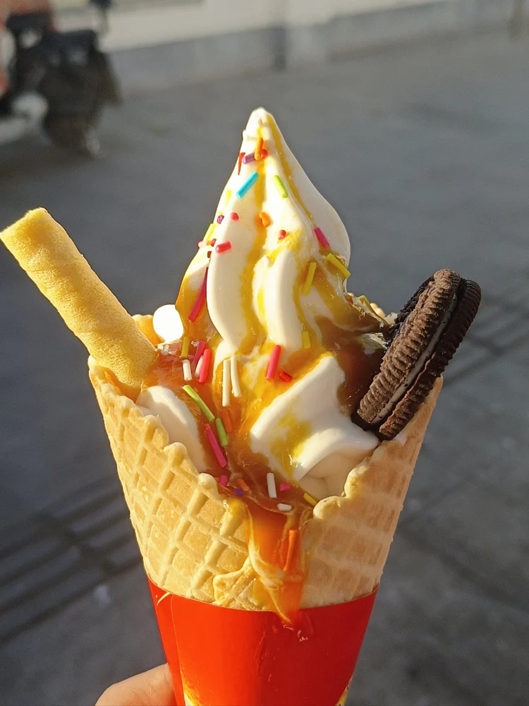 

Ice cream dispenser Small Mini Soft Ice Cream Machine Commercial Desktop Ice Cream Machine