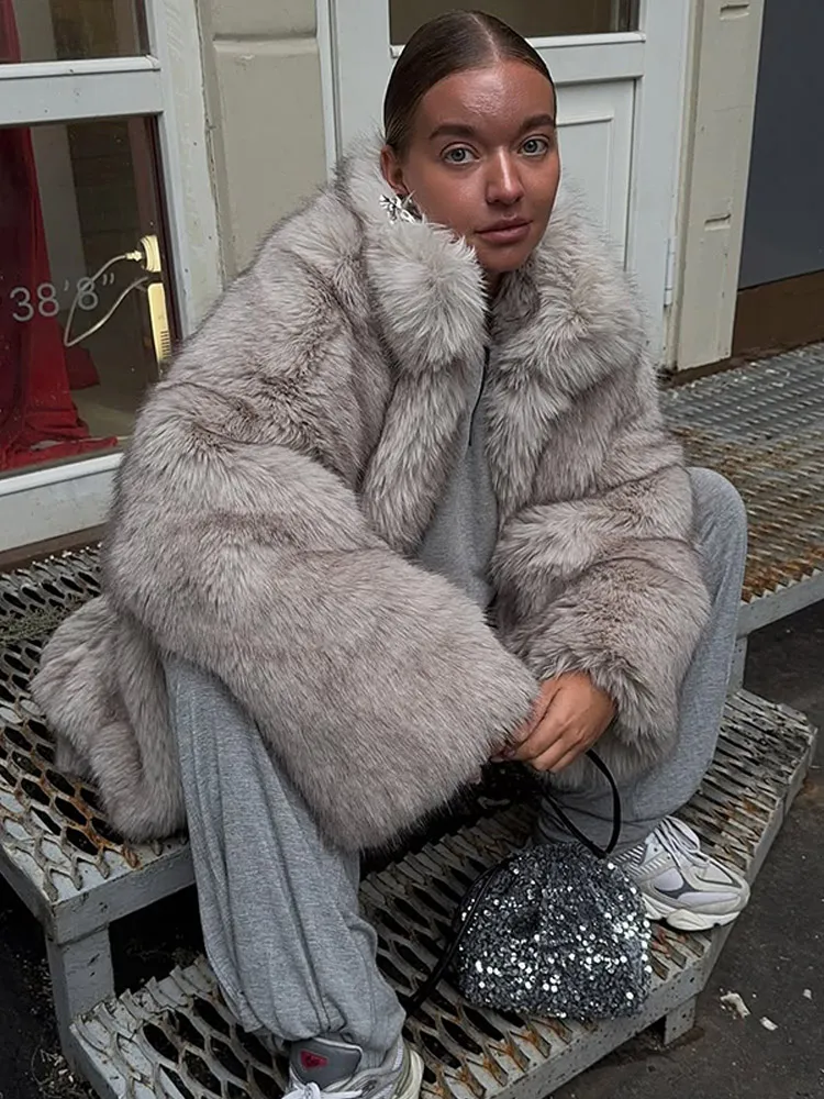 Women Stand Collar Faux Fur Coat Chic Full Sleeve Loose Highstreet Thickened Outerwears Luxury New Lady Winter Daily Warm Jacket