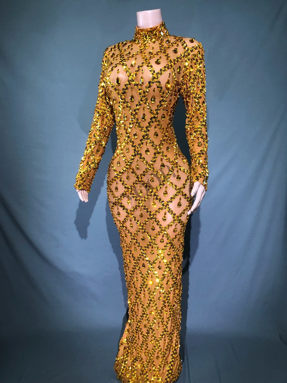 Sukienka damska wieczorowa na studniówkę, urodziny, seksowna, transparentna, kostium sceniczny, strój na występy, błyszcząca, z cekinami, dżetami, z długim rękawem.