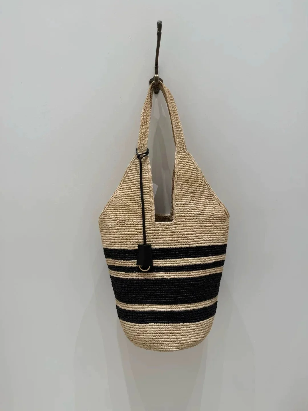 Trendy Handcrafted Straw Weaving Ladies Shoulder Bag Vertical Stripes Tot Bag Spring 2026 Women's Fashion Handbag