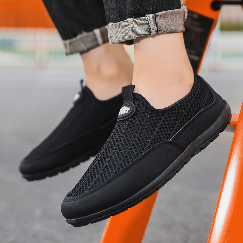 2026 New Men Sneakers Mesh Breathable Casual Shoes Men Soft Sole Loafers Comfortable Lightweight Walking Shoes кроссовки мужские