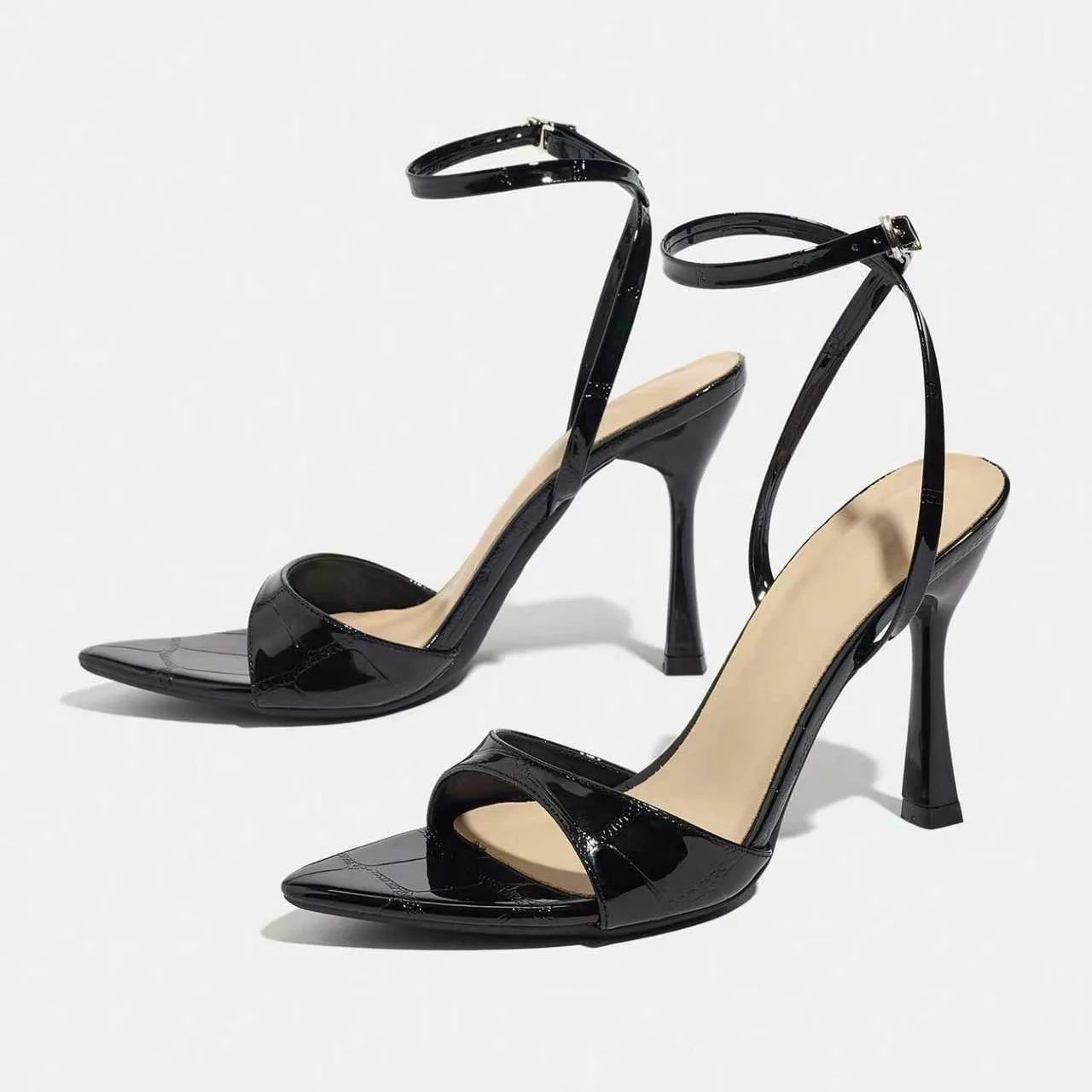 

Женские черные босоножки на высоком каблуке из лакированной кожи с ремешком на щиколотке, вечерние свадебные модельные туфли с острым носком, элегантные модные туфли на каблуке