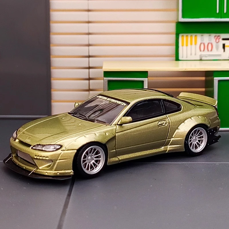 

Diecast Original 1:64 Scale Nissan Slivia S15 Simulation Alloy Car Model Static Display Collectible Toy Gift Souvenir Decration