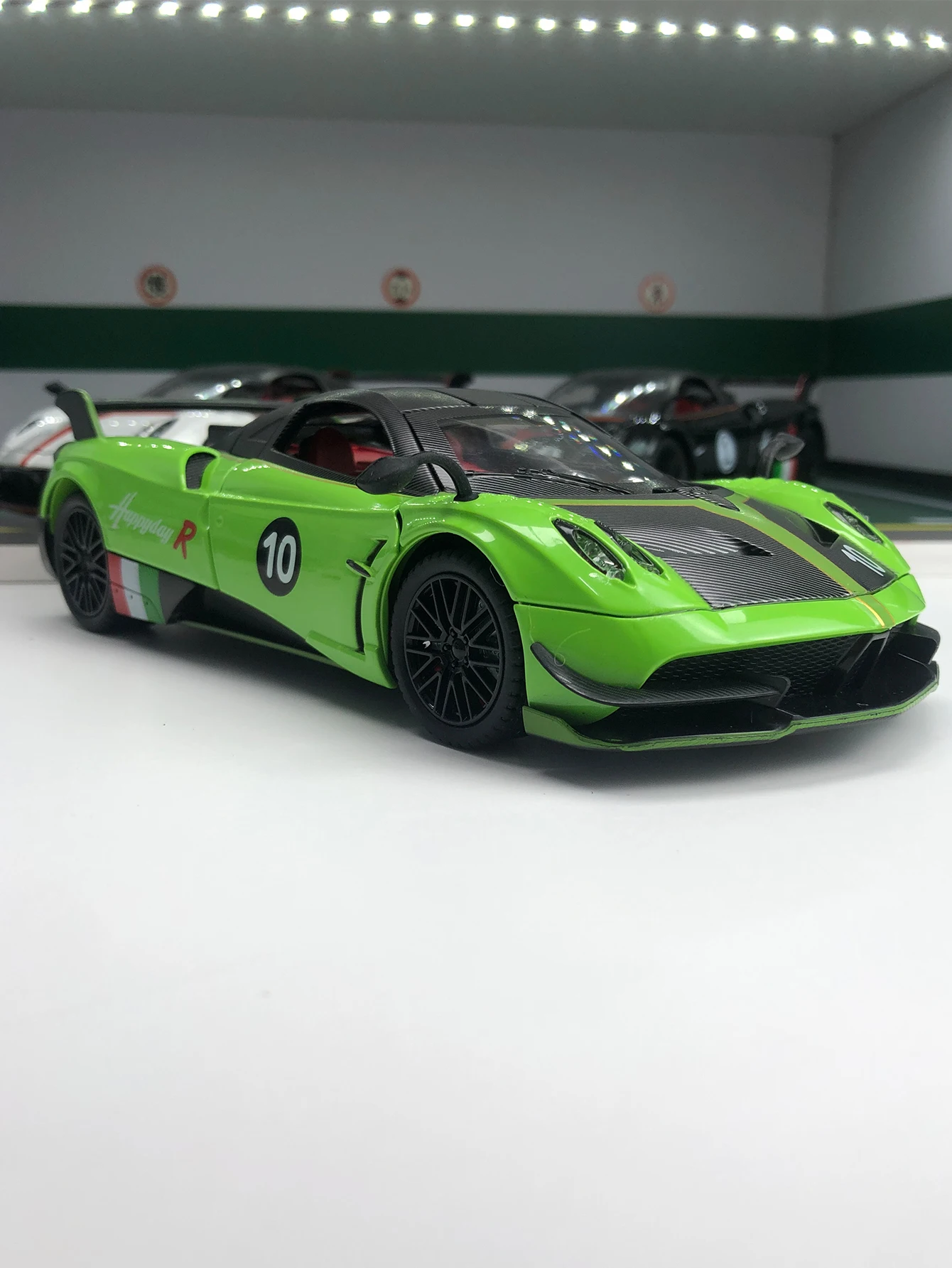 1:24 Simulated Zinc Alloy Super Car Static Ornament, Metal Collectible Gift Car view 5