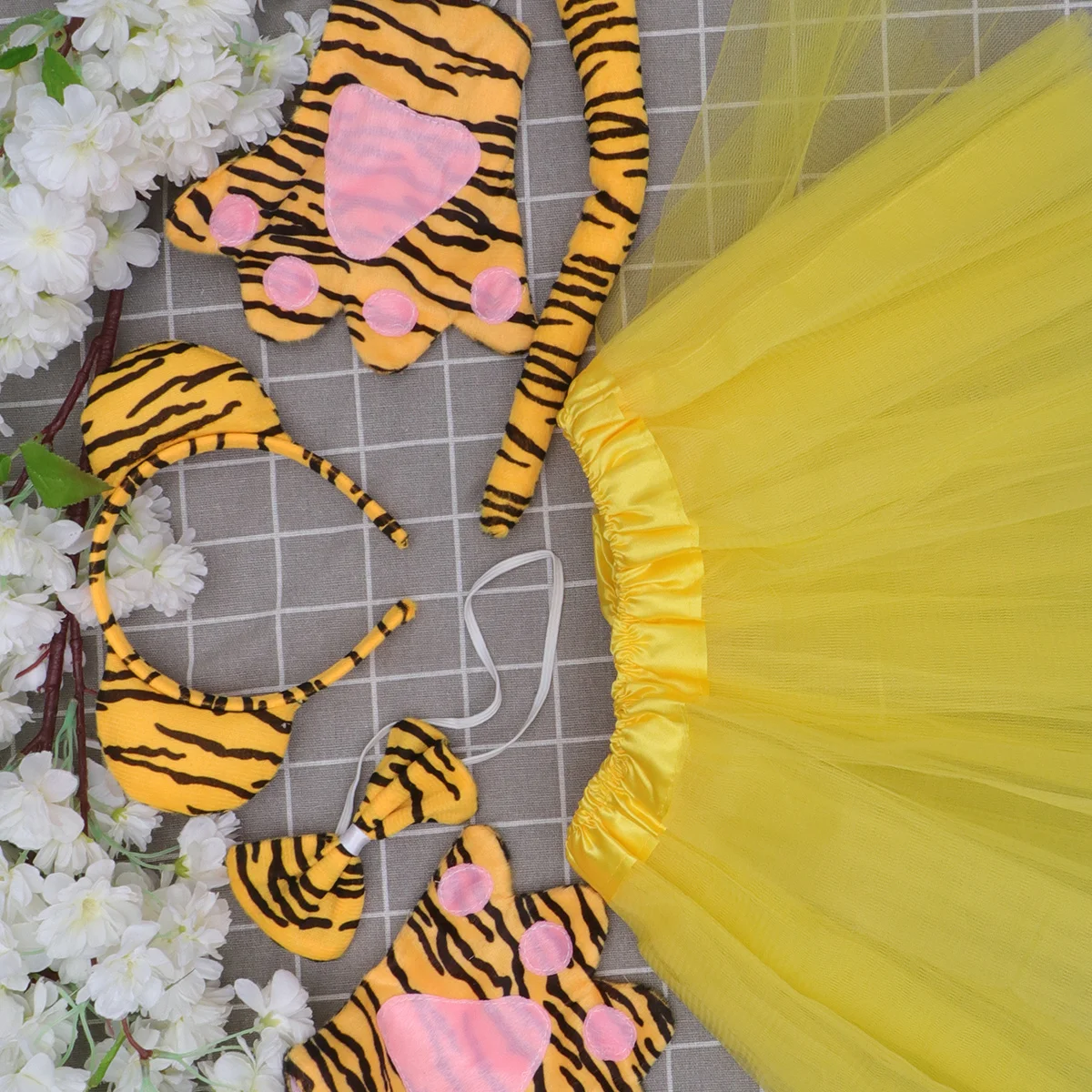 5Pcs Tiger Costume Set Headband Tail Bow Tie Gloves Gauze Skirt Kids Party Cosplay Supplies Birthday Dancing Christmas