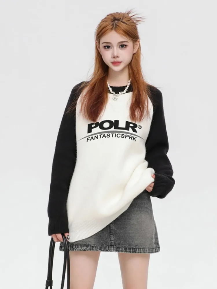 

Мужской трикотажный джемпер с круглым вырезом и вставками на плечах, осенне-зимний, повседневный, свободного кроя, в стиле колор-блок, базовый, удобный, мягкий, матовый.