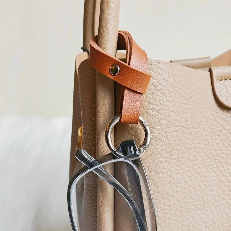 Simple PU Leather Buckle with Loop Hook for Travel Carrying Portable Glasses, Hats, Keys, Pendant Buckle Bag Accessories