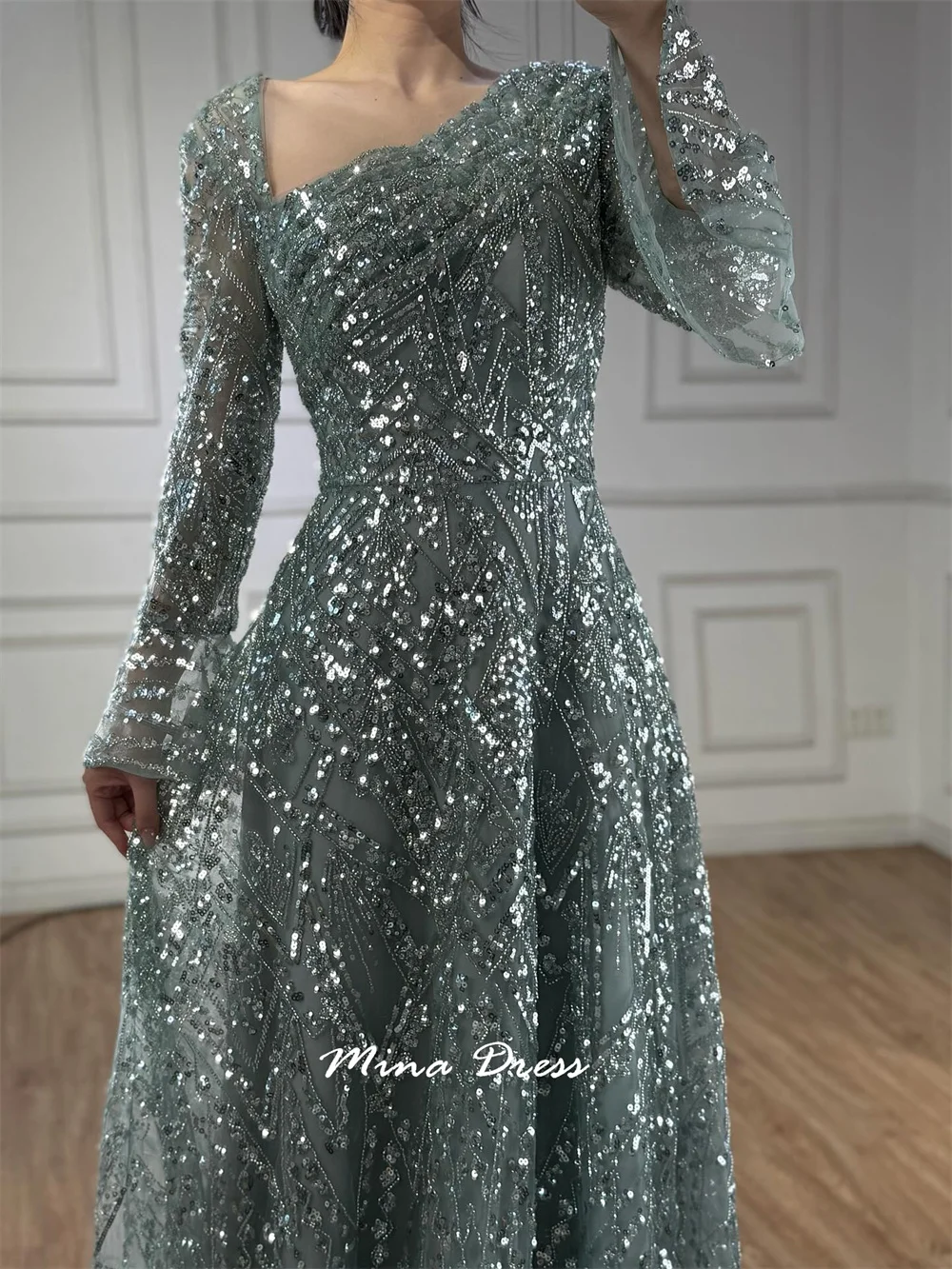 Mina Aangepaste kralen Eenvoudige en elegante formele jurk met pailletten. Jurken met lange mouwen voor formele gelegenheden Luxe galajurkfeest