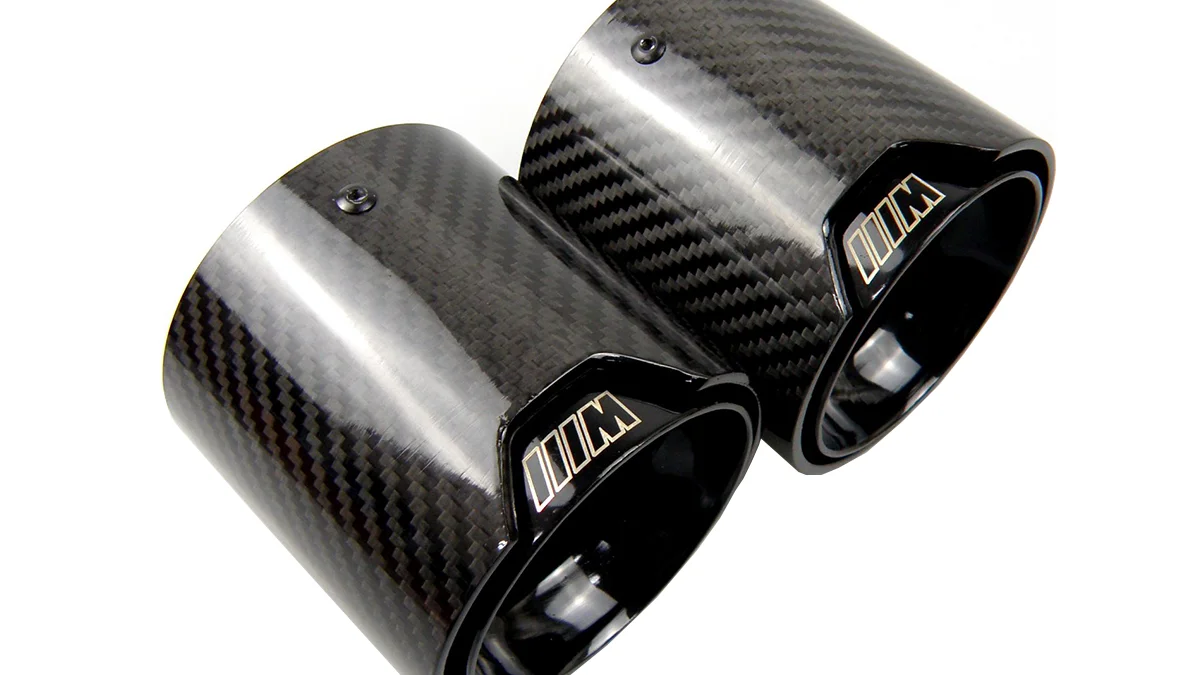 4 Pieces Carbon Fiber Exhaust tips Fit for BMW M5 F90 Carbon Fiber Exhaust tips with black inner pipe and glossy Cover