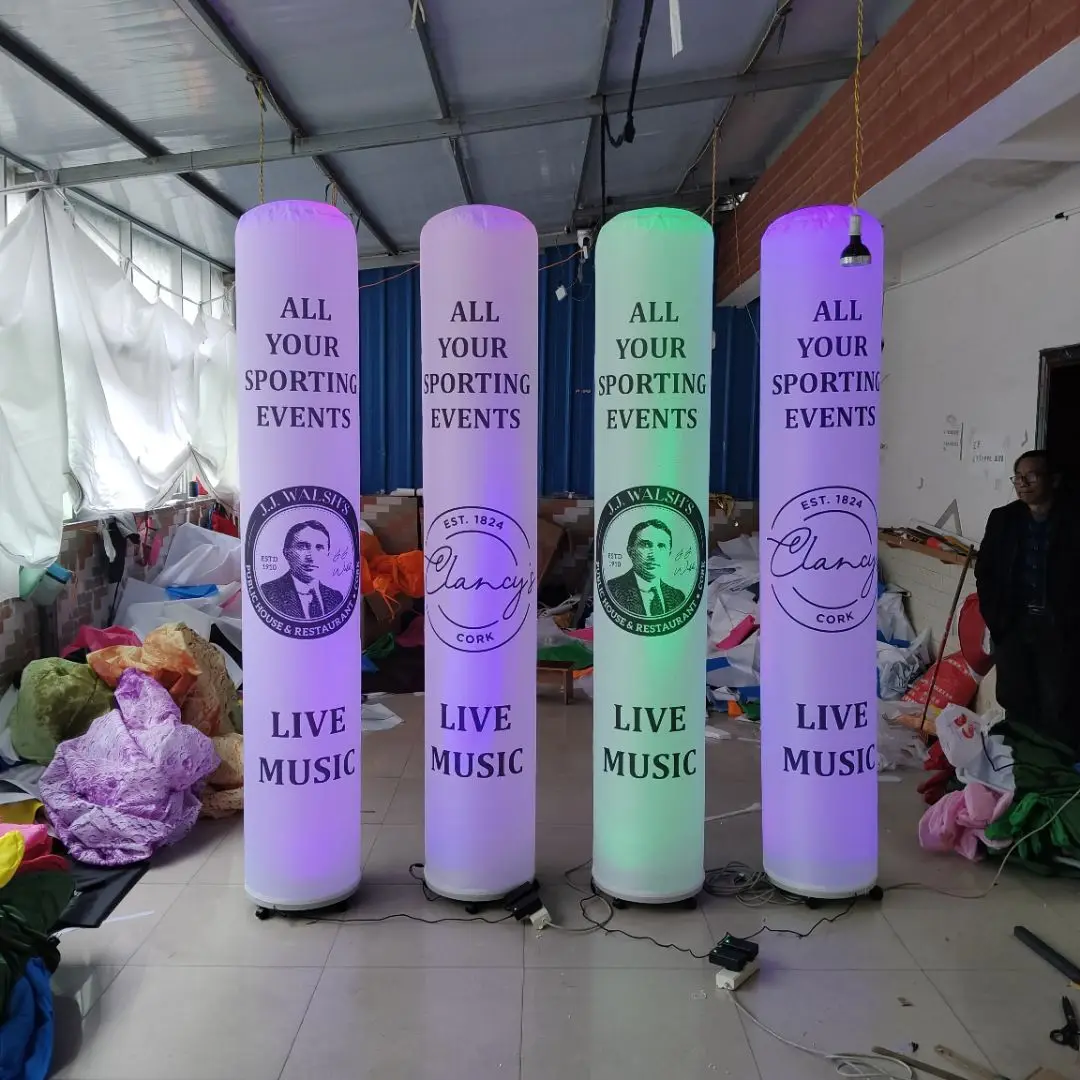 Colonna gonfiabile colorata personalizzata per pilastri LED Oxford da 2,2 m H con faretti LED a 16 colori che cambiano per la decorazione scenica