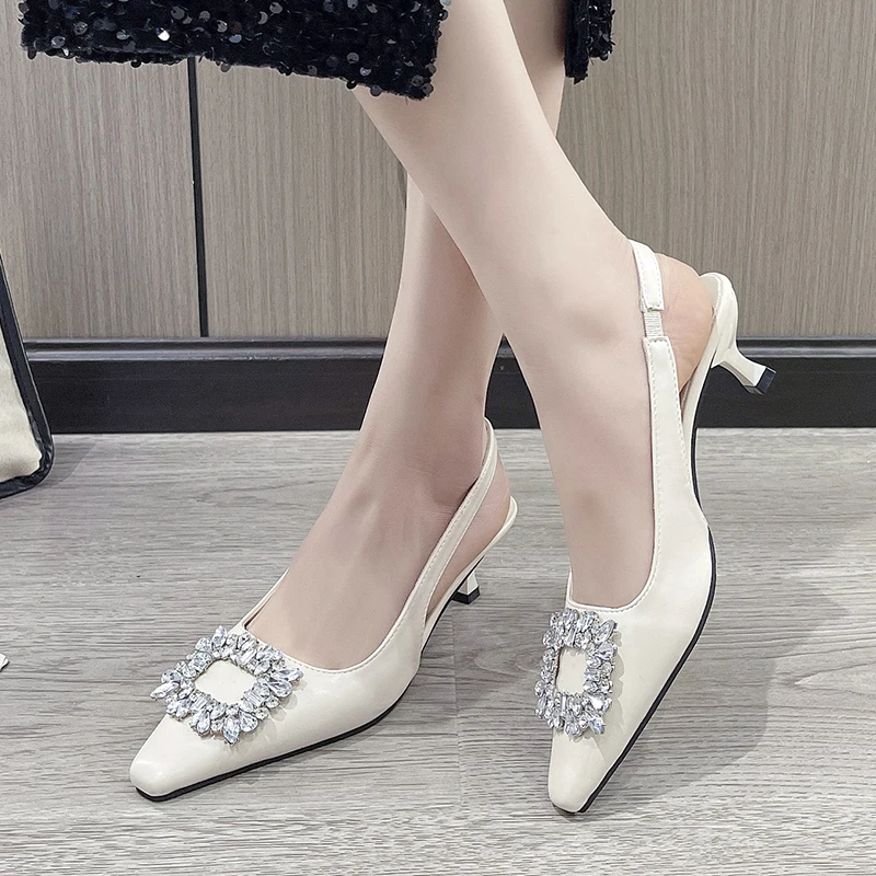 

2024 Summer New Water Diamond Baotou Sandals Women's Shoes with Back Strap Low Heel Thin Heel Pointed Single Women's Sandals