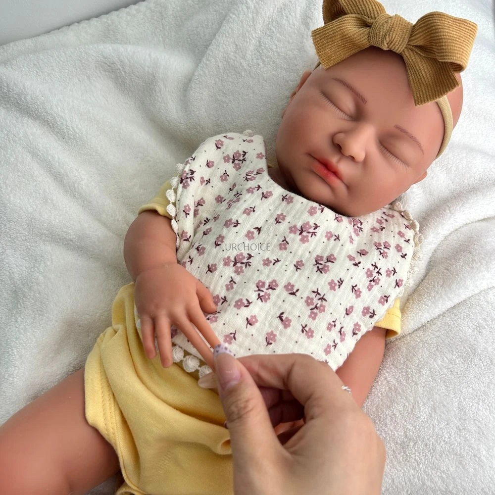 22 بوصة مصنوعة يدويا وزن السيليكون ولدت من جديد طفلة 8.6lb لمسة ناعمة الشعور دمية مقاومة للماء للآباء الحوامل المجموعات
