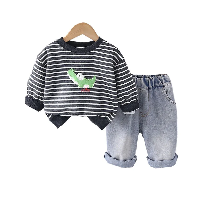 

Комплект одежды для маленьких мальчиков, весна-осень 2024, повседневный полосатый пуловер с длинными рукавами и динозаврами, топы и штаны, детская эксклюзивная одежда для мальчиков