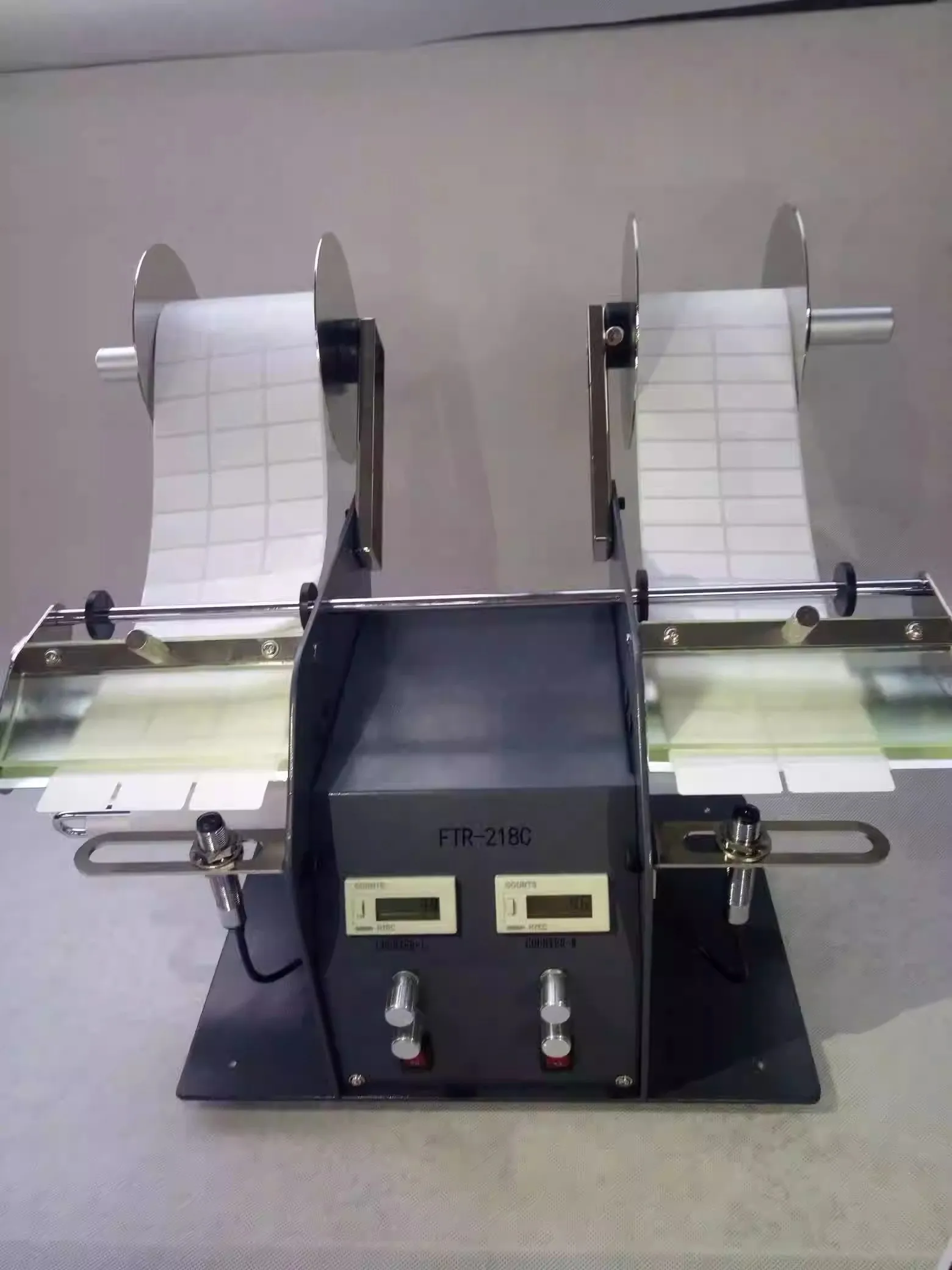 Dual-Head Automatic Label Dispenser,Barcode Sticker Peeler Machine,Fast Simultaneous Label Separating for Packaging Line