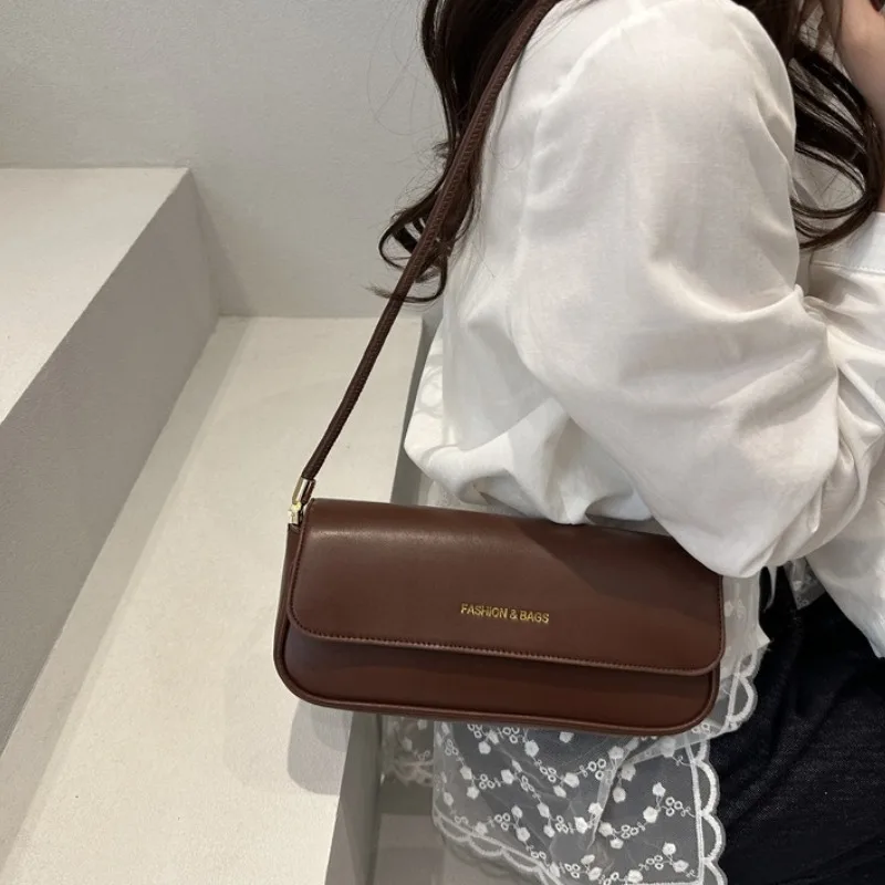 

Slim Minimalist Handbag Shoulder Bag with Gold Logo Shoulder Purse Detailing Versatile Handbags for Casual Daily Underarm Bag