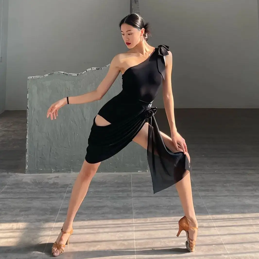 

Одежда для выступлений в латинских танцах, женский топ с наклонными плечами, полая юбка, тренировочный костюм, чача-румба, латинское платье DN22637