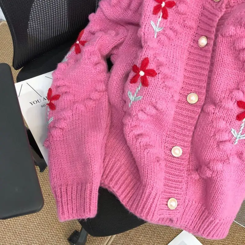 2025 Autumn and Winter Fashion New Women's Elegant Knitted Loose Cardigan Single Breasted Retro Three-dimensional Flower Sweater