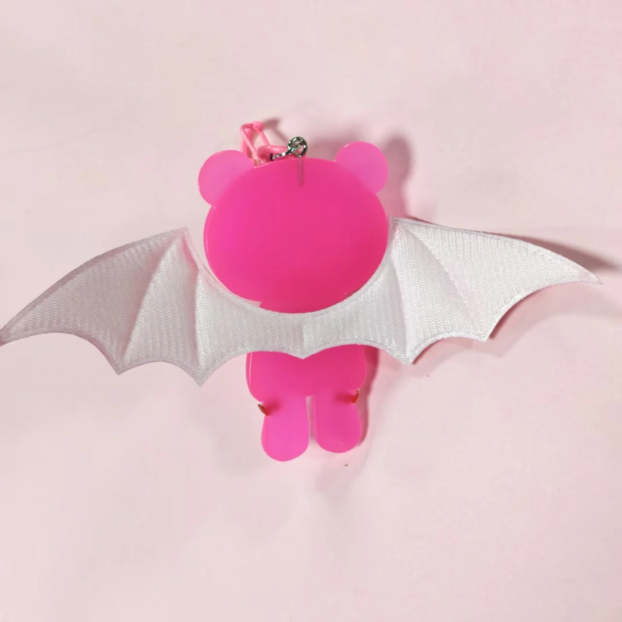 هذه سلاسل المفاتيح الدب اللطيفة بأجنحة الخفافيش رائعة! بالألوان مثل الأسود والوردي والأبيض والأخضر، مثالية للمفاتيح أو الحقائب #5
