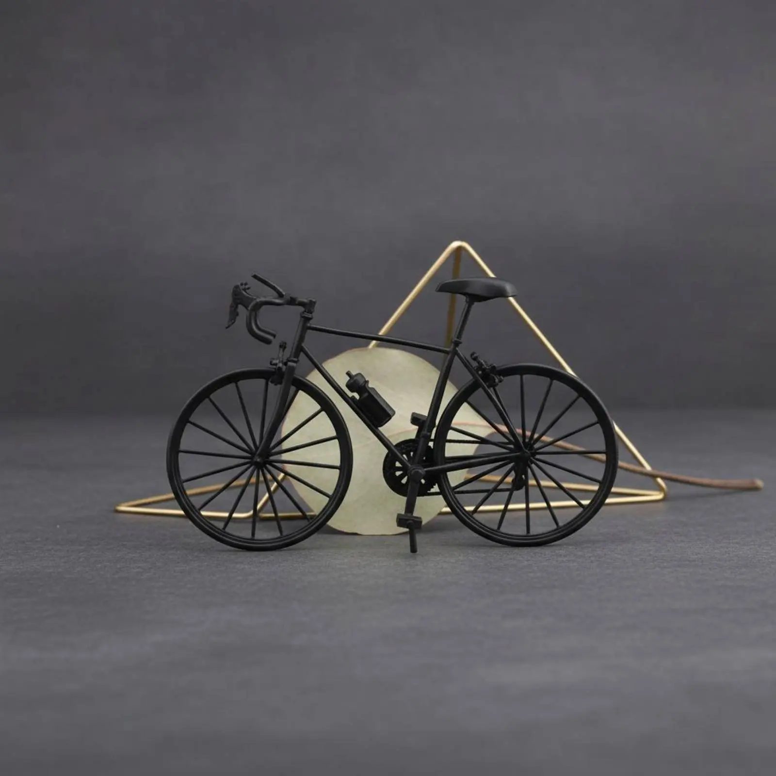 Iron Cycle Sculpture Artistic Display Vintage Cycle Model Retro Bike Sculpture Self-Standing Table Decoration for Tv Stand view 6
