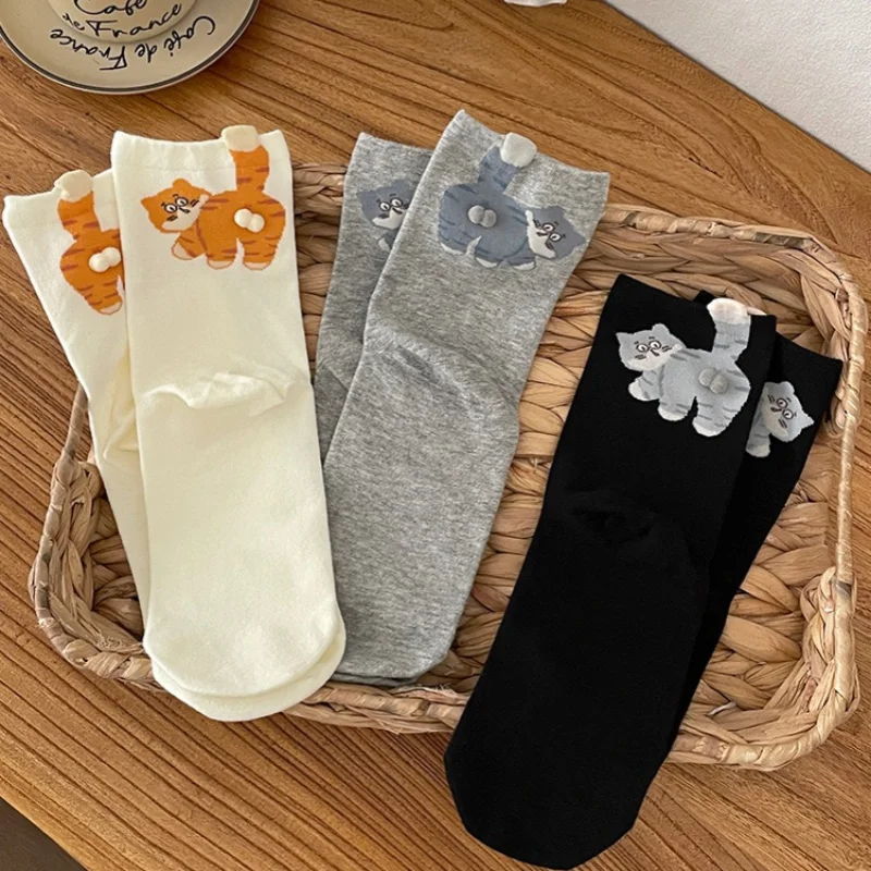 1/2/3 Paar Damen-Crew-Socken aus Baumwolle, niedliche 3D-Pom-Pom-Katze, Kawaii-Cartoon-Söckchen für alle Jahreszeiten, vielseitiges Alltags-Neuheitsgeschenk