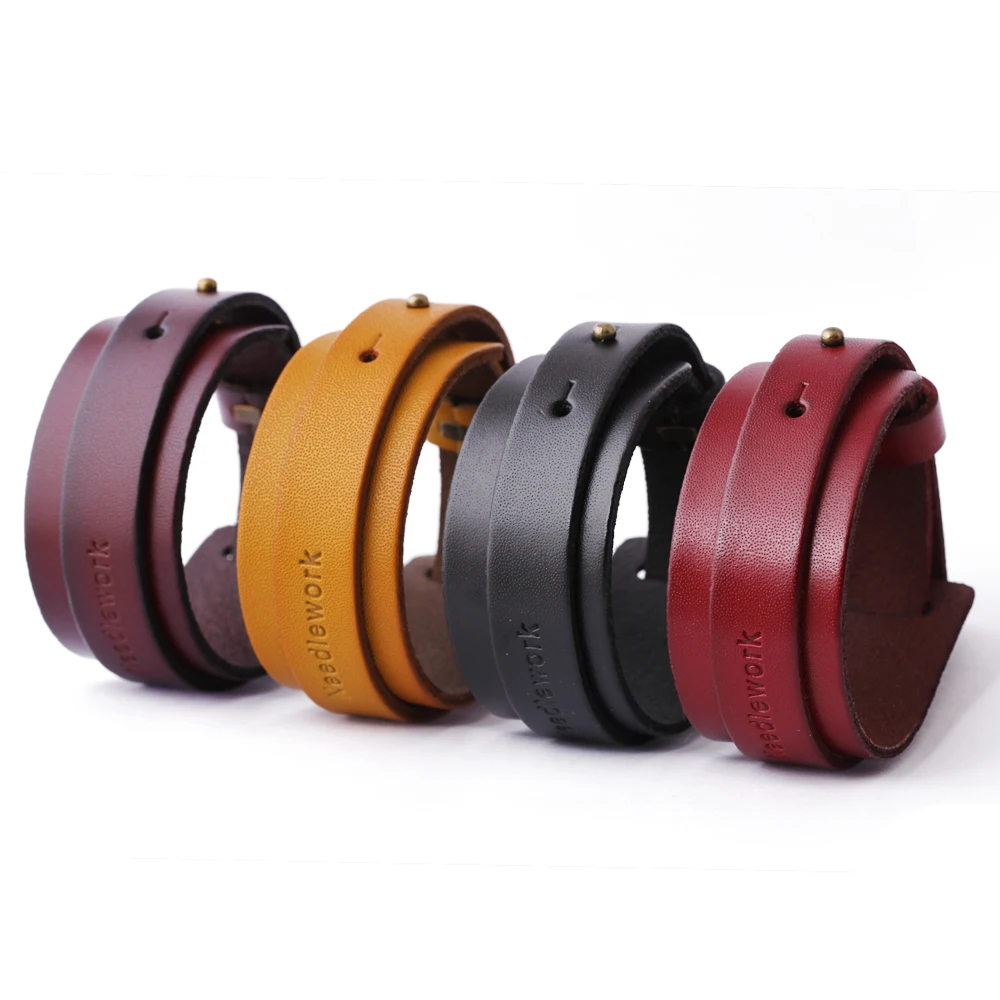 A stylish retro punk bracelet for men, a versatile leather wristband
