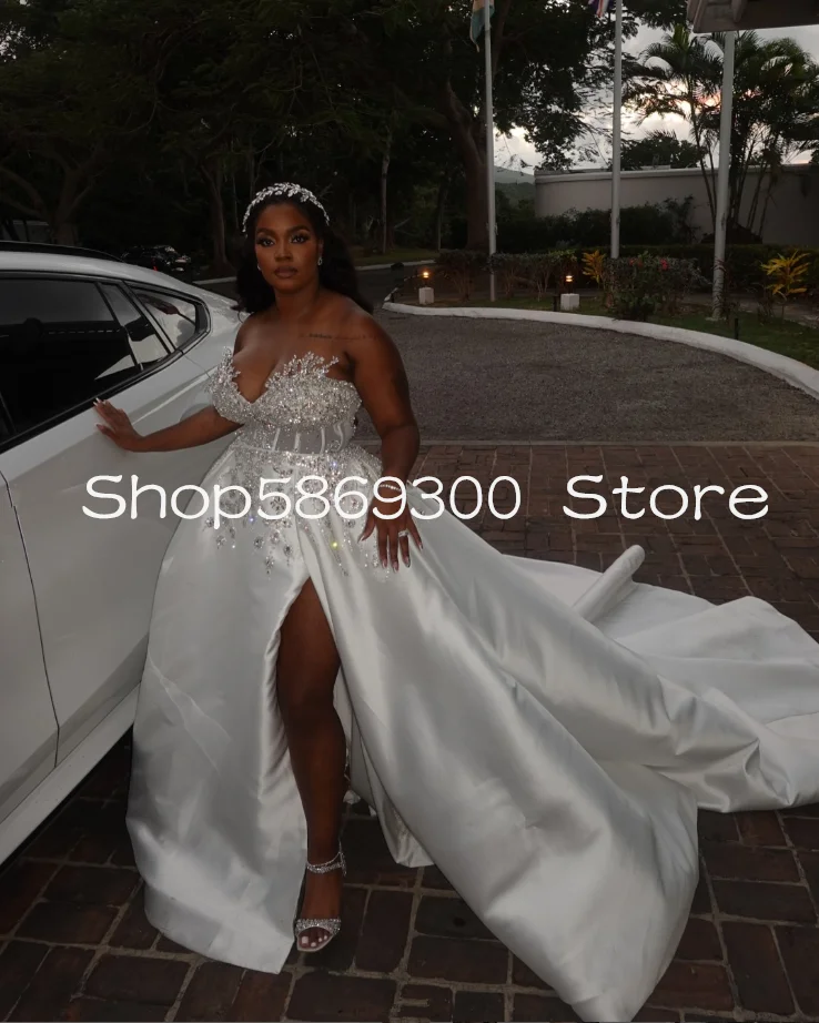 

Блестящие африканские свадебные платья принцессы с кристаллами и бисером, милое свадебное платье с высоким разрезом в форме сердца, церковный сад, Aso Ebi, свадебное платье на заказ