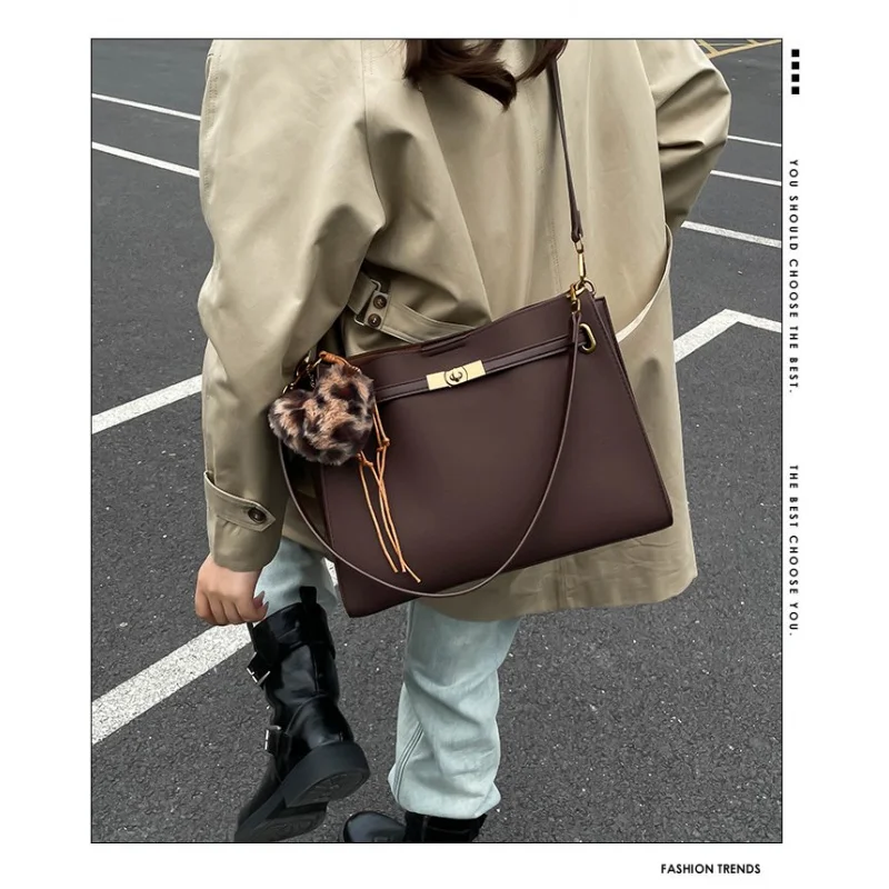 

High-Quality Ladies Tote Bag Crafted From Faux Leather Featuring High-End Milan Neat Lightweight Vintage Look​