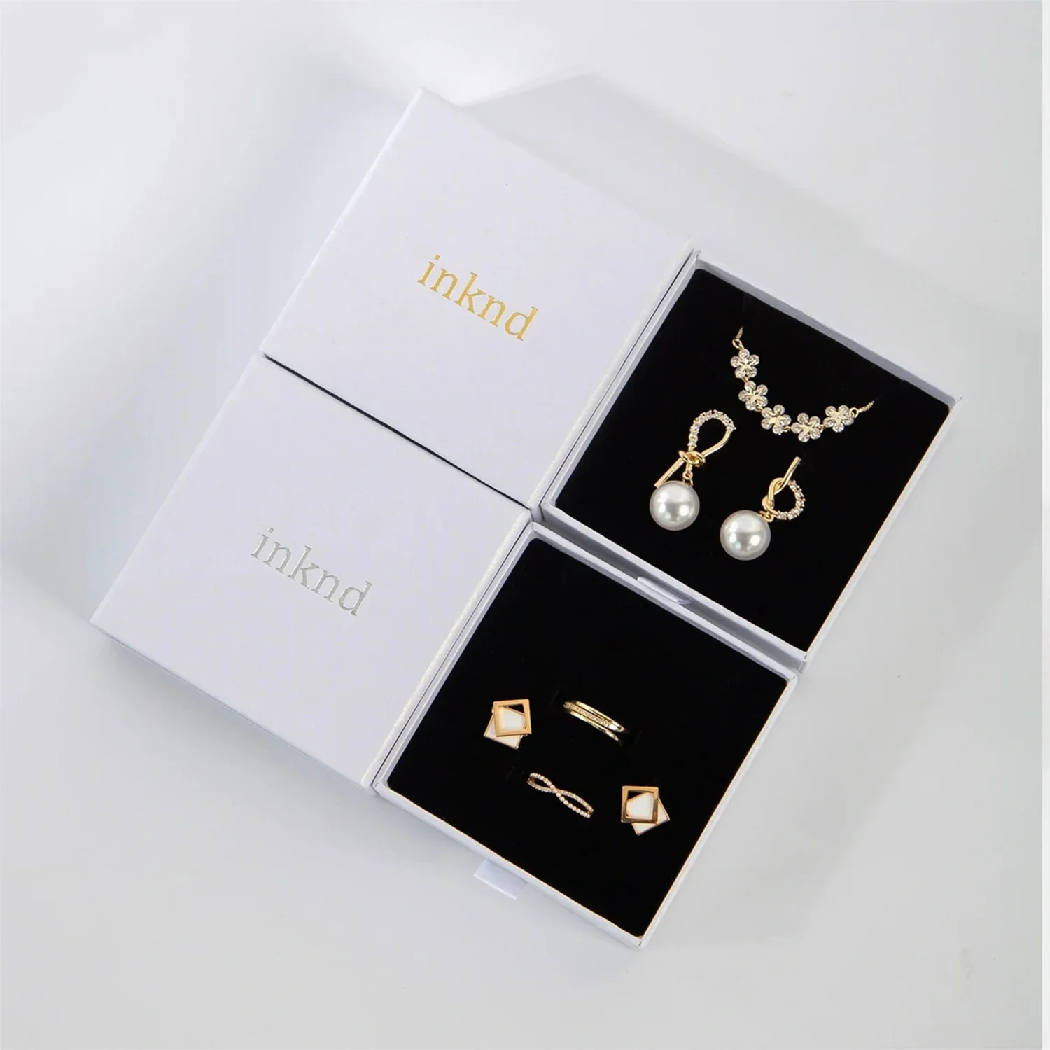 50/100Pcs Custom Logo 9x9x3.2cm White Drawer Paper Box Chic Jewelry Gift Organizer Necklace Earrings Ring Packaging Personalized