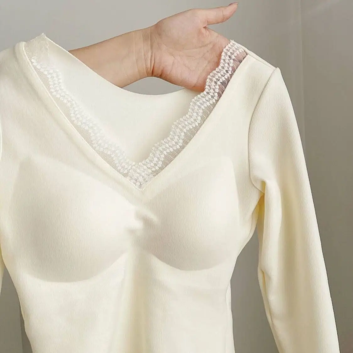 Lace Basic Top With Padding Bra Women V neck Warm Fleece Long sleeve T shirt Apricot White Lady Casual Blouse Underwear Tees