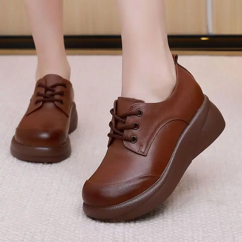 

Женские туфли на танкетке из натуральной кожи, большие размеры, на толстой подошве, низкие, на шнуровке, весна-осень, новые, свободные, с круглым носком, повседневные, нюдовые