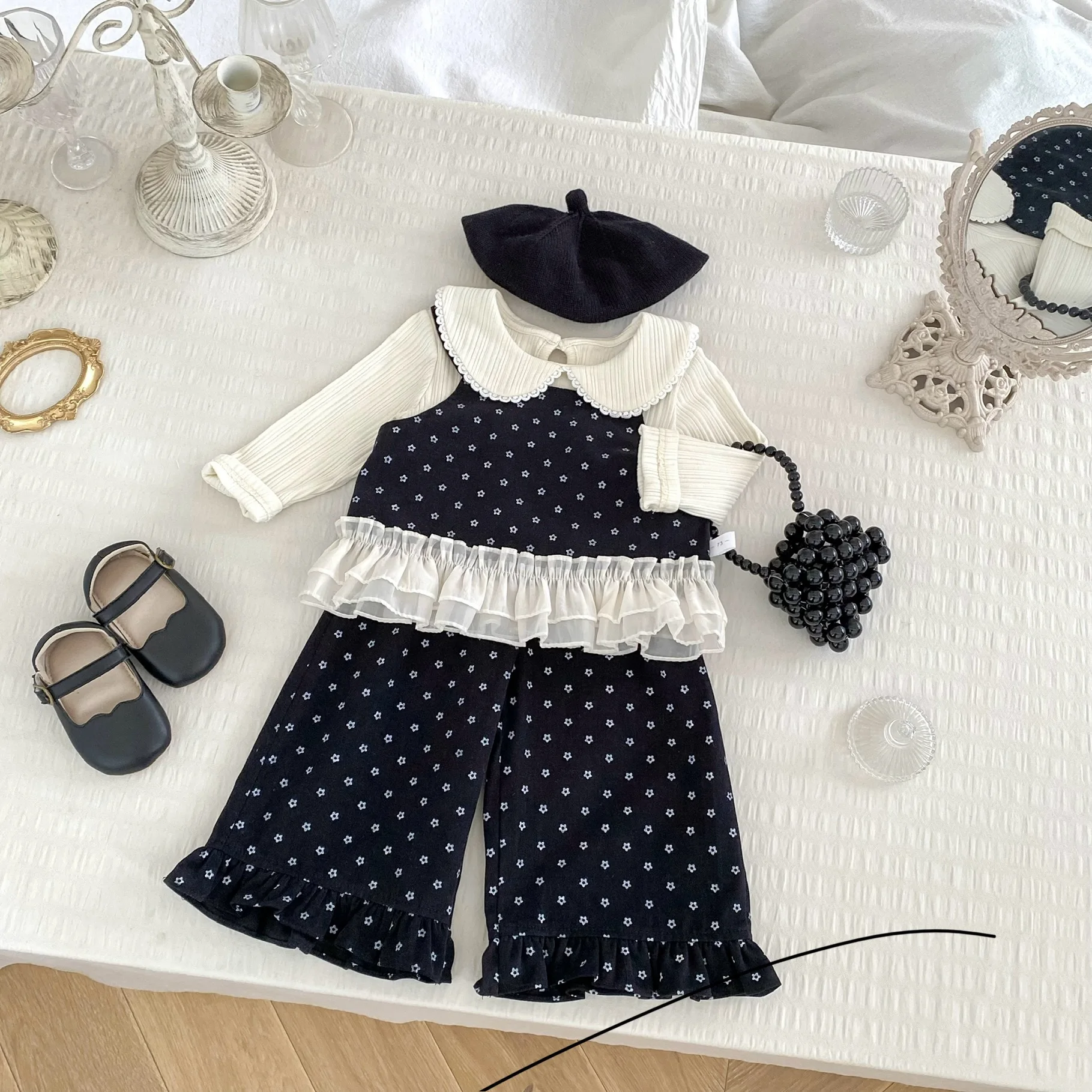 

Новинка 2023 года, осенний комплект для девочек с кружевной юбкой в стиле вестерн, майкой, брюками и нижней рубашкой, комплект из трех предметов