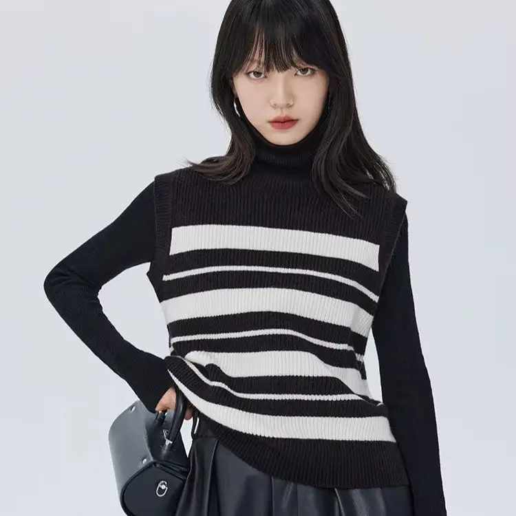 Contrast pit loose turtleneck vest stacked in black and white striped sleeveless cashmere knitted vest female