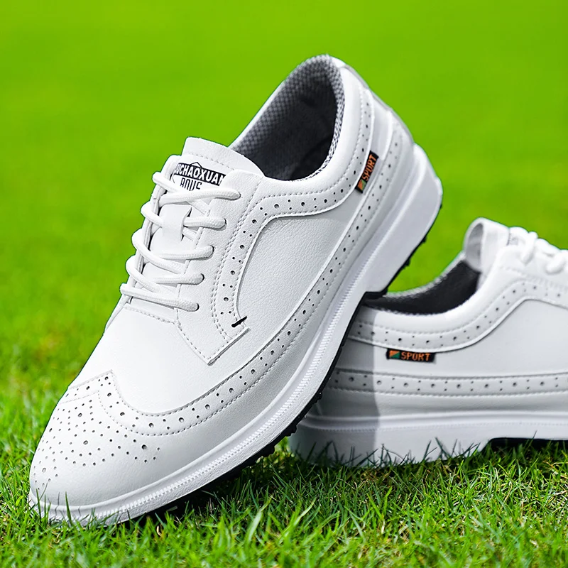 Elegante Brogue Herren Golfs chuhe weiße Leder Turnschuhe Herren 2024 rutsch feste Golfs chuhe Spikes Outdoor Casual Sportschuhe für Herren