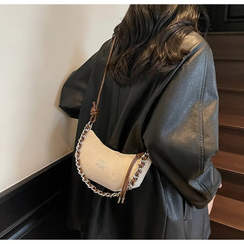 

Stylish Crossbody Handbag With Leather Vintage Letter Logo Unique Fashionable For Women And Commuter Bag