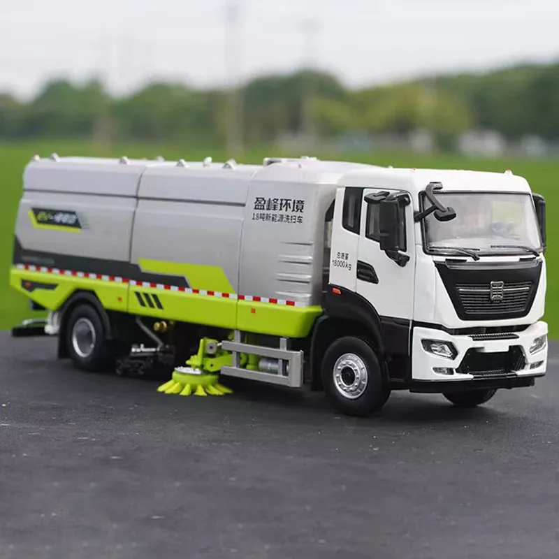 Die-cast 1:35 Scale Zoomlion Yingfeng Environmental New Energy Road Sweeper Sprinkler Truck Alloy Car Model Fans Collection