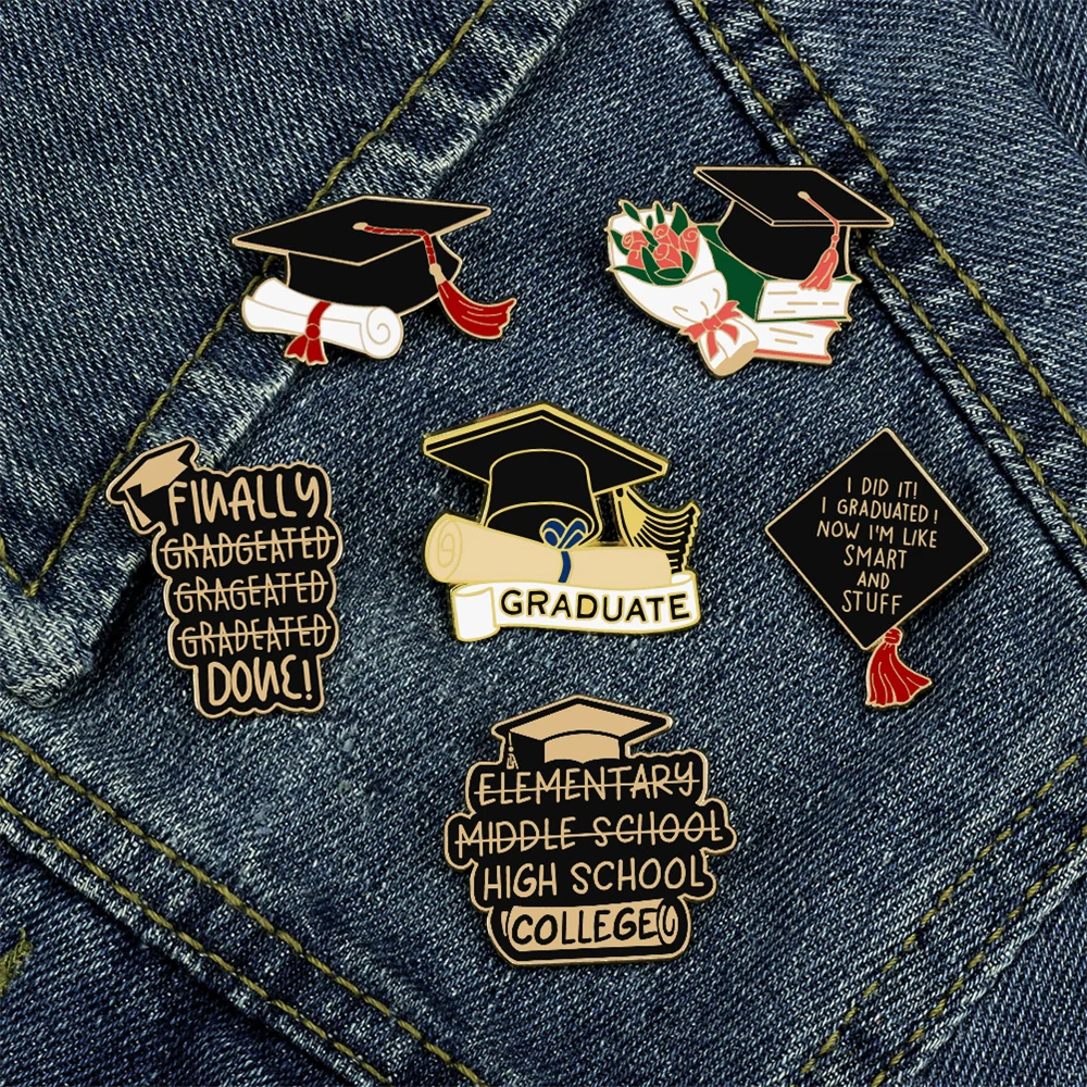 School Graduation Season Enamel Brooches Creative Flower Bachelor\'s Hat Graduated Lapel Pin Badge Students Friends Jewelry Gifts