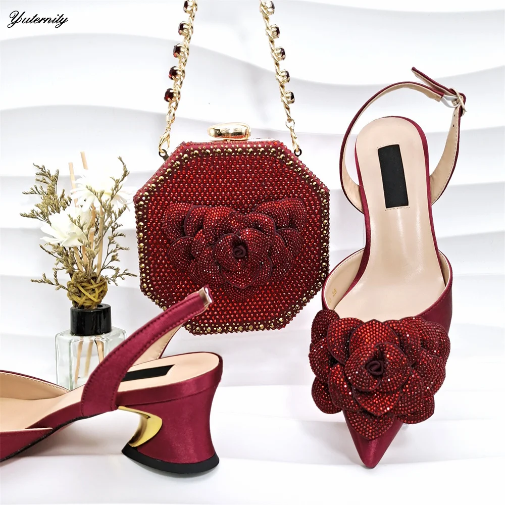 Italiano decorado com flores de strass sapatos com saco combinando conjunto para casamento elegante sandália sapatos e bolsa embreagem conjunto