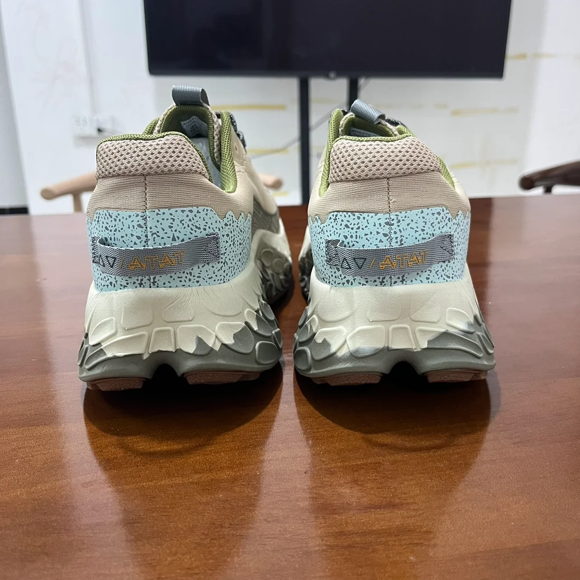 Hot-selling summer new arrivals: Summer outdoor walking shoes with comfortable slip-resistant soles and spacious design hiking b